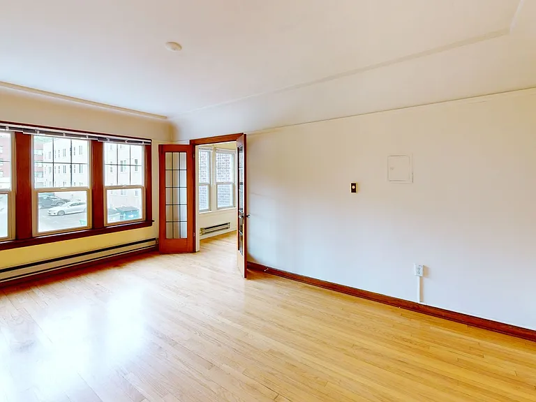 The Lola Apartments — Photo 3