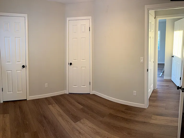 1435 Willow Lake Rd — Photo 9