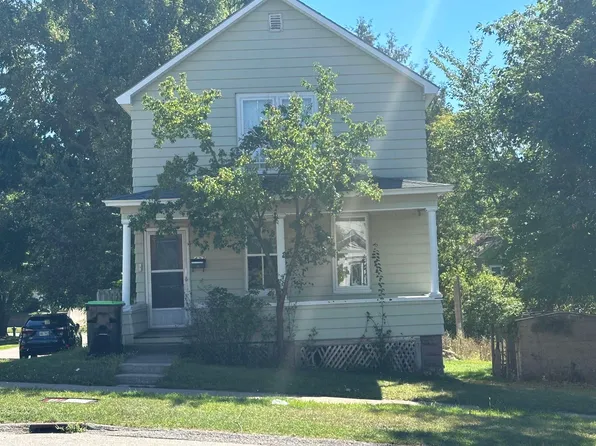 427 E A St, Iron Mountain, MI 49801