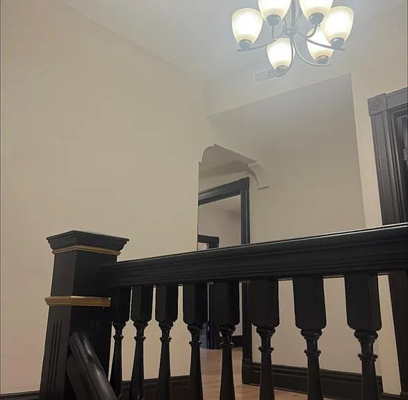 2115 Allen Ave — Photo 3