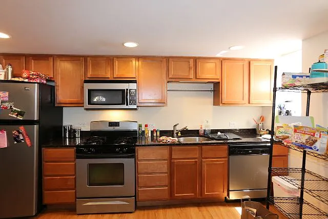 2513 N Southport Ave #6H — Photo 2