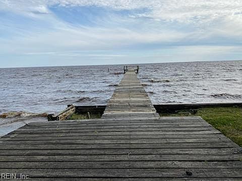 2nd image of 125 Sailboat Rd
