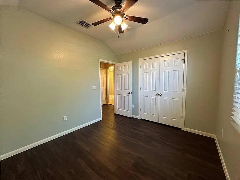 1132 Imperial St — Photo 12