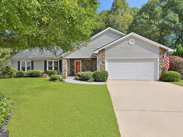 422 Hampton Grn, Peachtree City, GA 30269