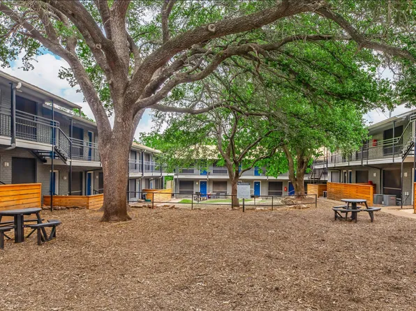 Esperanza Apartments