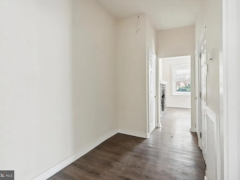 5045 Pulaski Ave — Photo 9