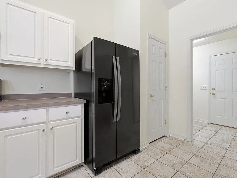 2030 Hawthorne Dr — Photo 16