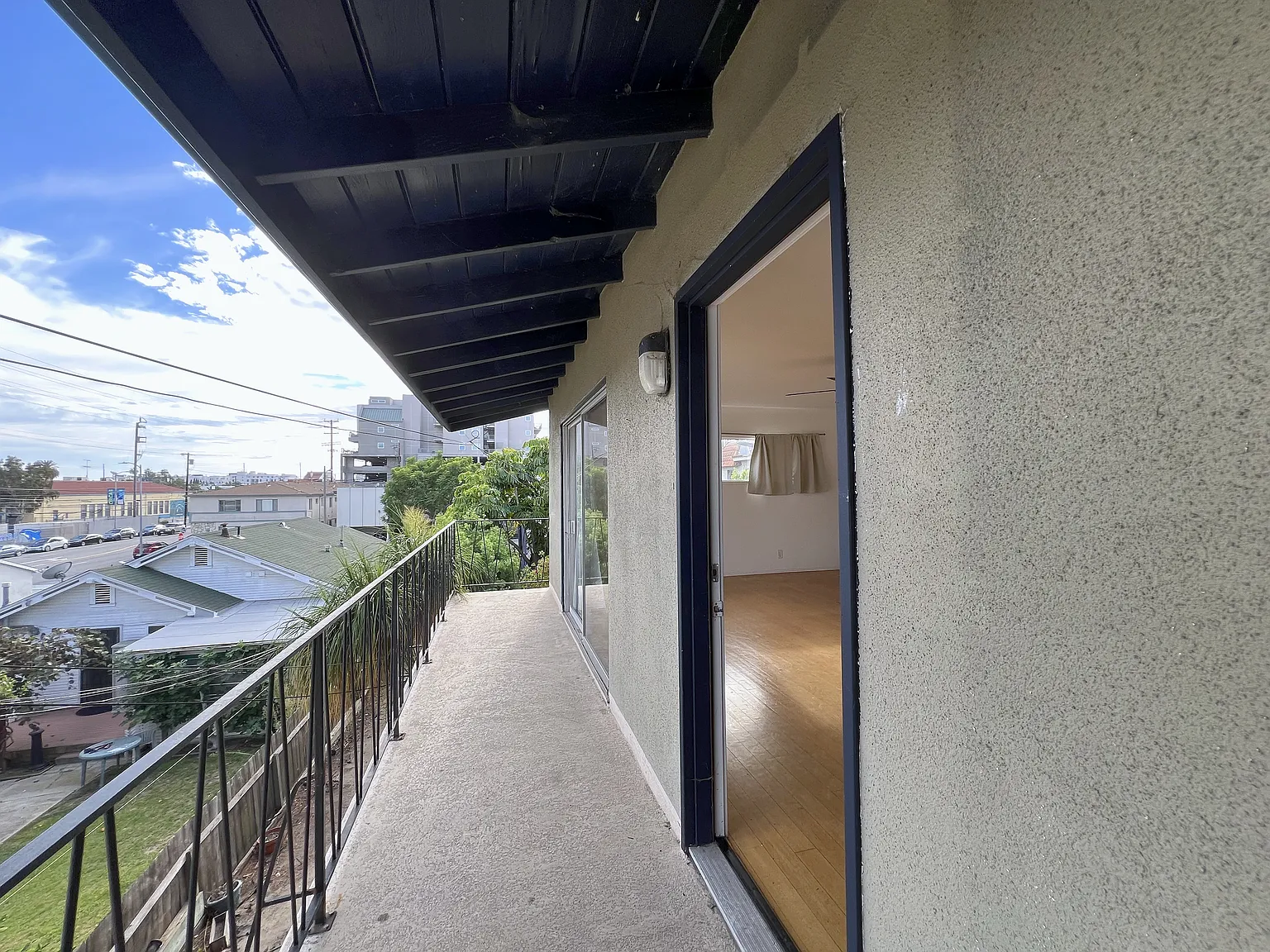 2 bed, 950 sqft, $3,333 — Photo 1
