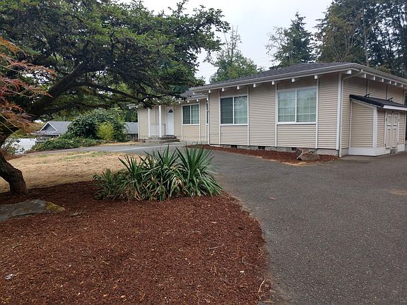 Front of House Circlular Driveway