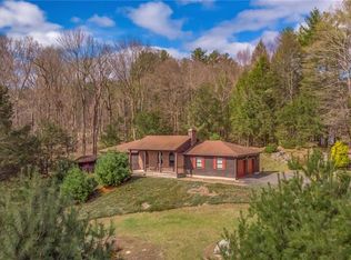 7 Alexandria Dr, Winsted, CT 06063