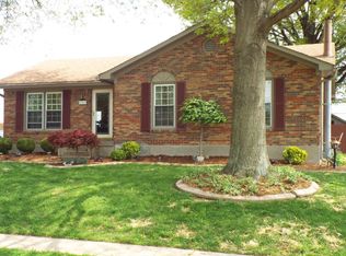 5903 Mount Everest Dr, Louisville, KY 40216