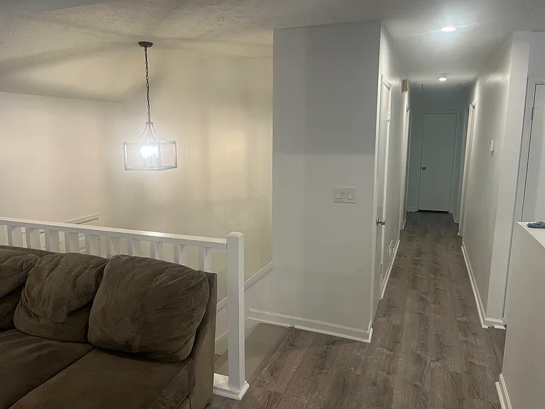 Walk way to main level bedrooms