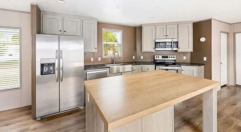3 bed, 2.0 bath, 1216 sqft, $1,499 — Photo 3