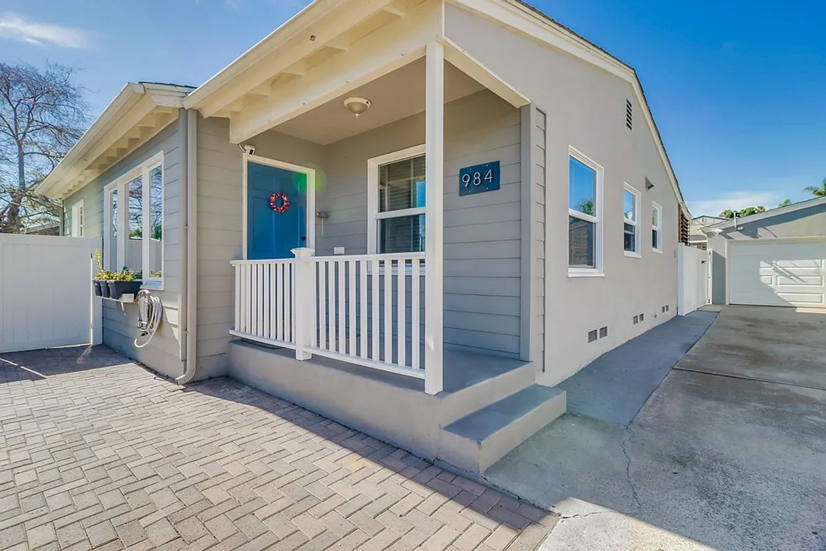 Building Photo - 984 Catalina Blvd