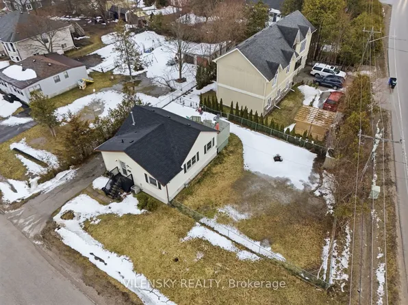 941 Vicrol Dr, Innisfil, ON L9S 1V4