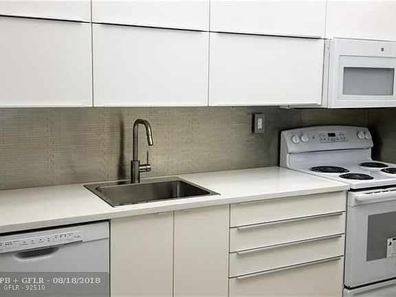 5th image of 240 Lakeview Dr APT 203