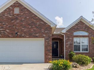 33 Crista Ann Ct, Bloomington, IL 61704