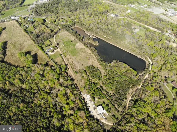 125 Perry Winkle Ln, Fredericksburg, VA 22405