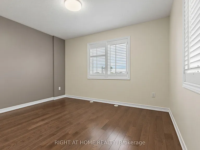 2628 Bur Oak Ave — Photo 24