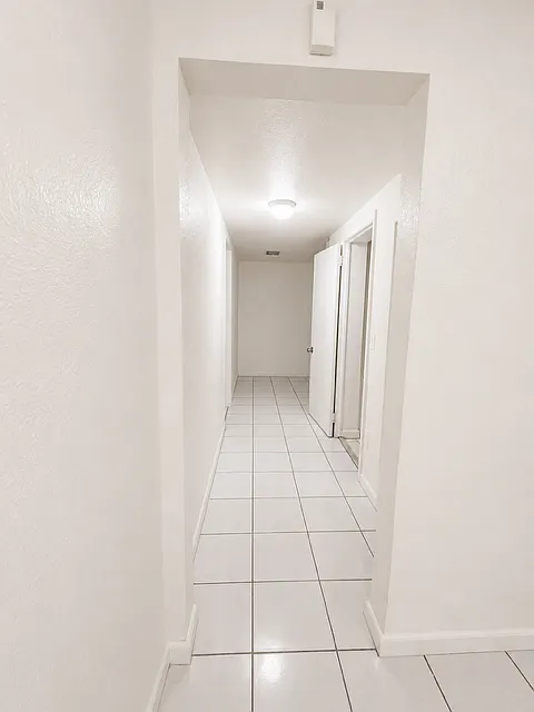 2 bed, 1200 sqft, $2,550 — Photo 4