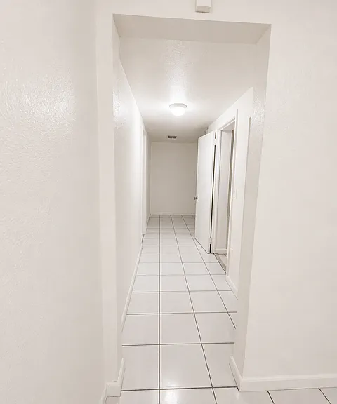2573 SW 21st Ave #2573 — Photo 4