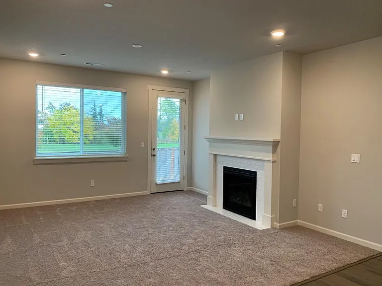 4335 S Willow Dr — Photo 6