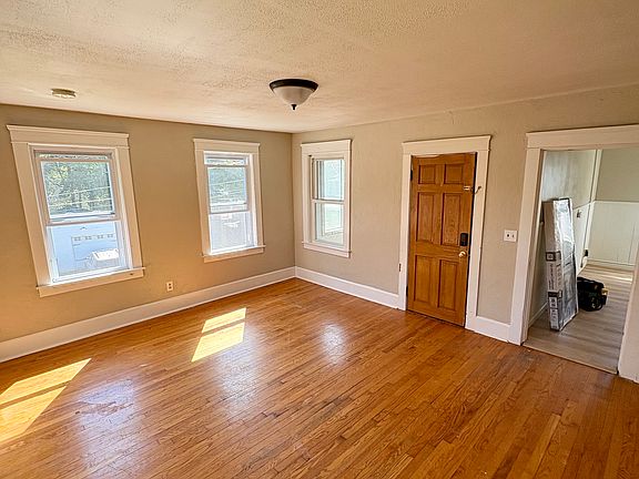 3rd image of 5 Daniels St #2