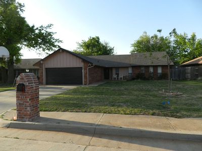 233 E Platt Dr, Yukon, OK, 73099