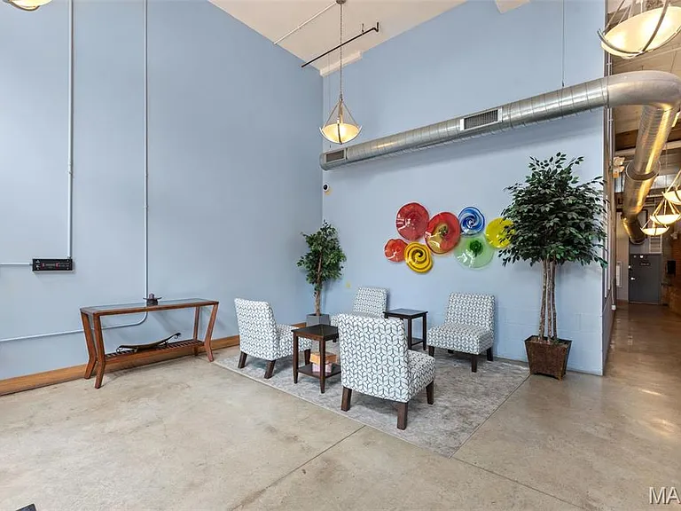 2323 Locust St #308 — Photo 35