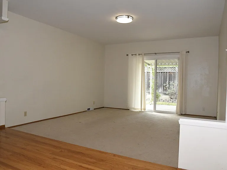 6385 Lillian Way — Photo 6