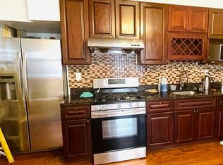 25-62 41st St #1, Astoria, NY 11103