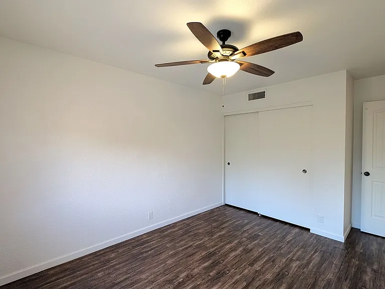2363 W Hemlock Ct — Photo 25