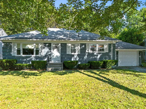 28 Arkwright Avenue, Lewiston, ME 04240