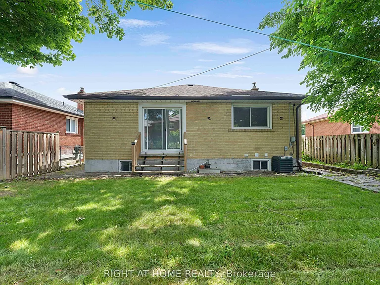608 McCowan Rd — Photo 26