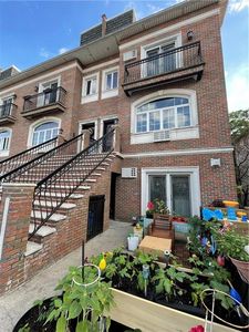 364 90th St #1A, Brooklyn, NY, 11209
