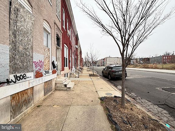 3rd image of 2400 E Lafayette Ave