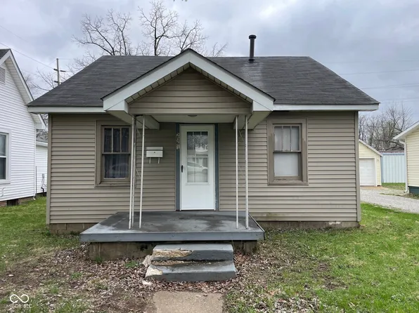 2061 Ohio Ave, Columbus, IN 47201
