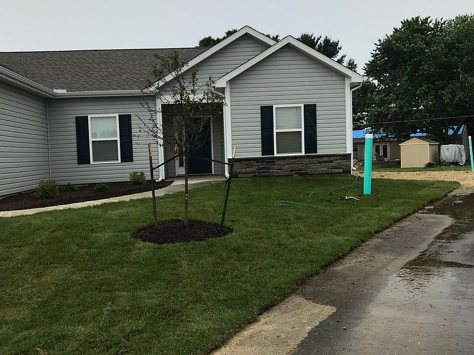 2nd image of 4760 Glastonbury Way