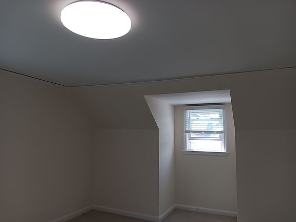 4th image of 128 Hyatt Ave Floor 2
