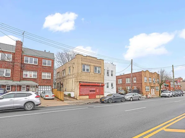 6140 164th St, Fresh Meadows, NY 11365