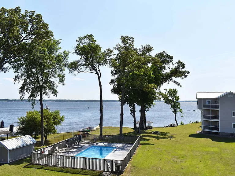 89 Country Club Dr #C5 — Photo 13