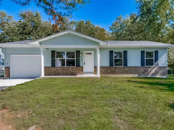 2210 Columbus Cir, Warrenton, MO 63383