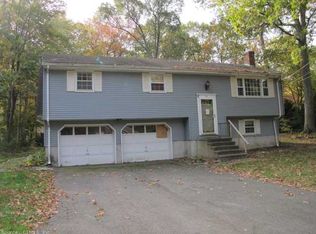 23 Woodland Dr, Clinton, CT 06413