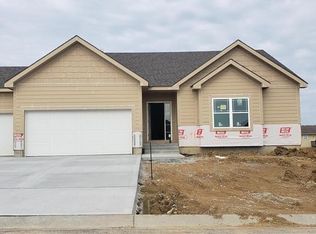646 SW Crestview Dr, Grain Valley, MO 64029