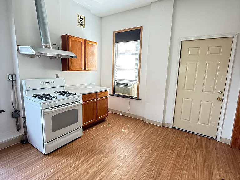 2901 S Emerald Ave #3R — Photo 11