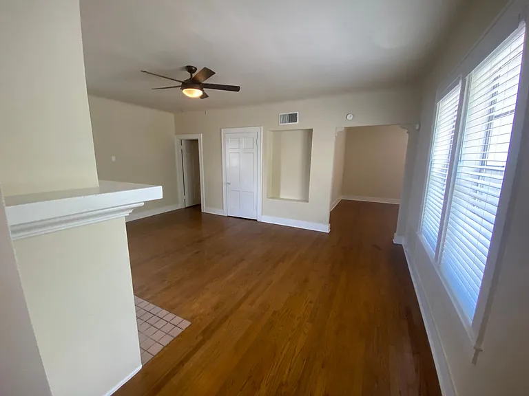 424 E Ashby Pl #3 — Photo 2