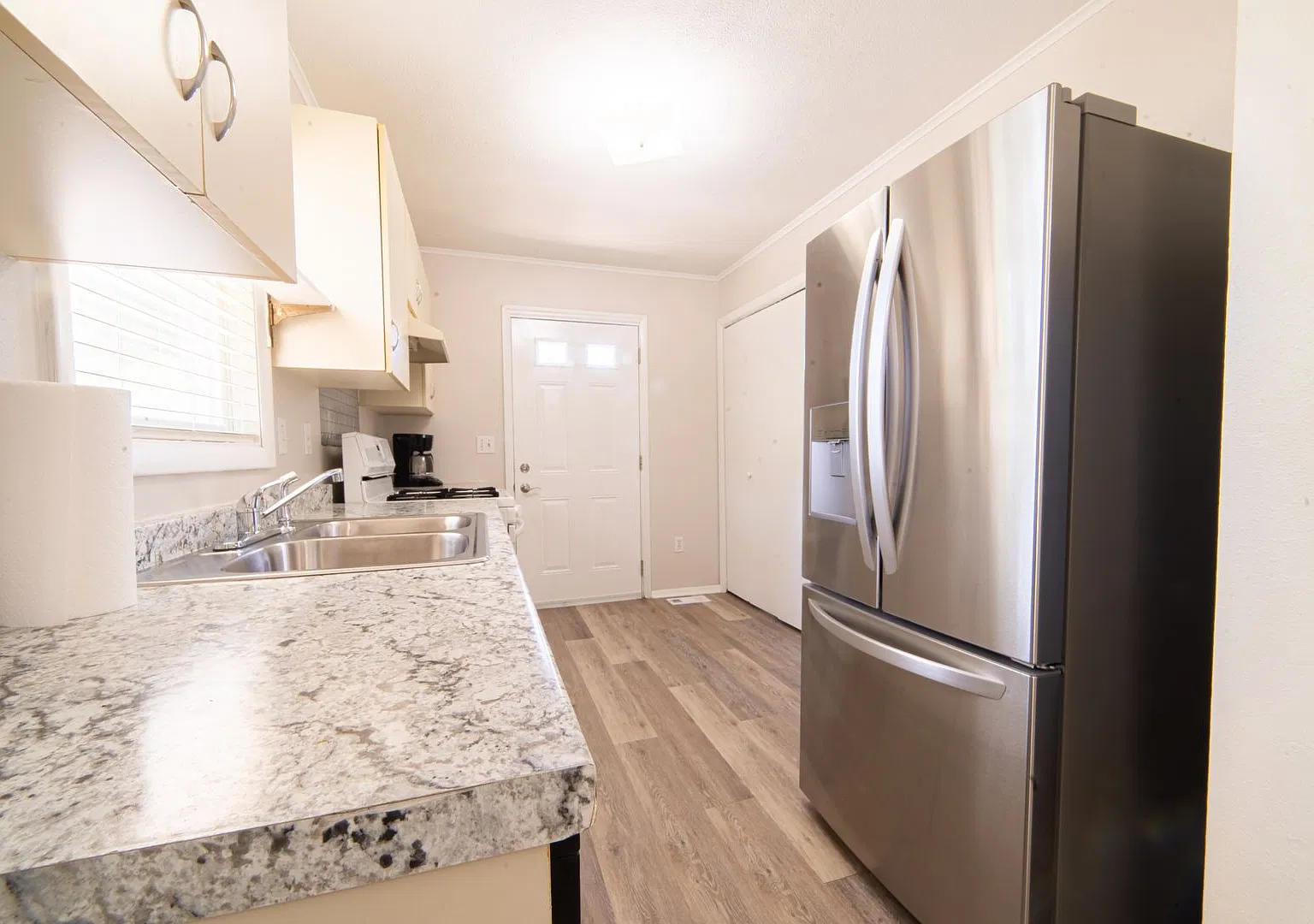 Spacious 3-Bedroom Home with Bonus Room & Wheelchair Accessibility in Vineland — Photo 4