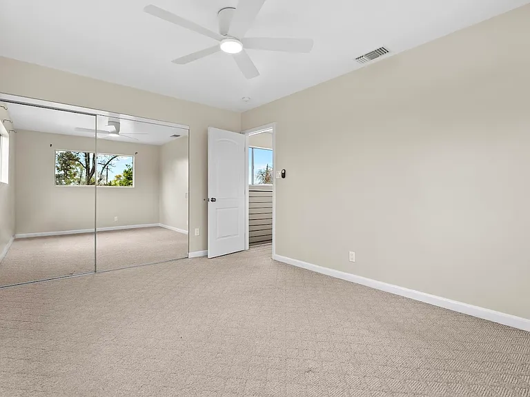 426 Santa Paula Ave — Photo 2