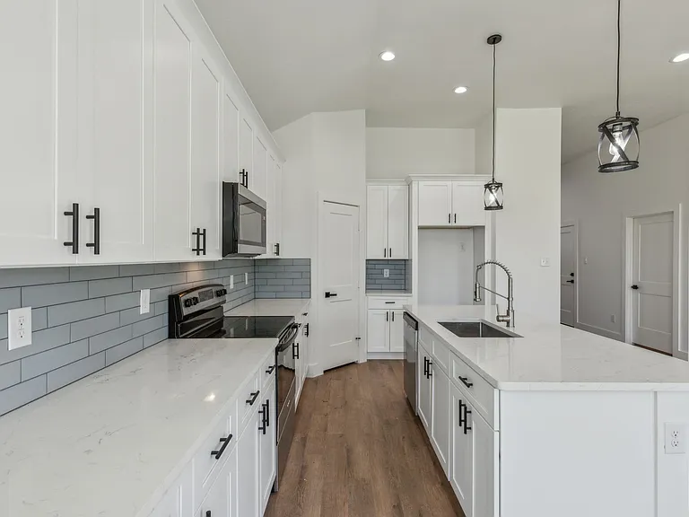 4617 Pickett St — Photo 8