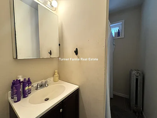 139 E Cottage St Photo 1